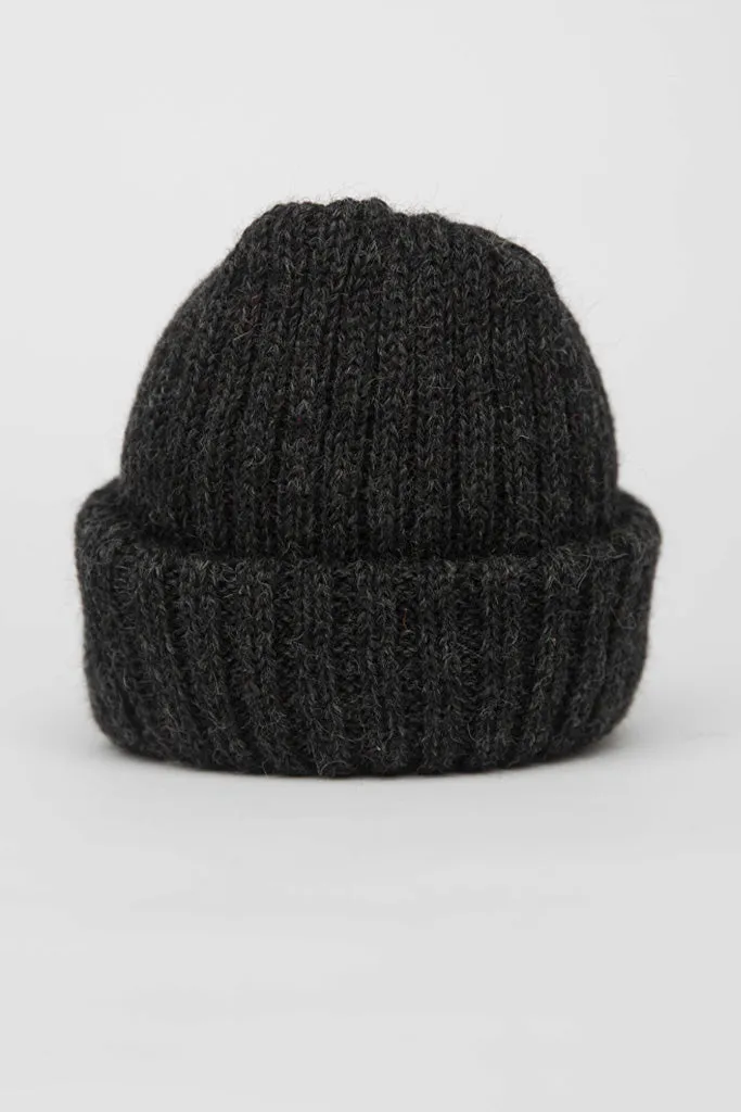 Charcoal Grey Dobbo (short knitted beanie)