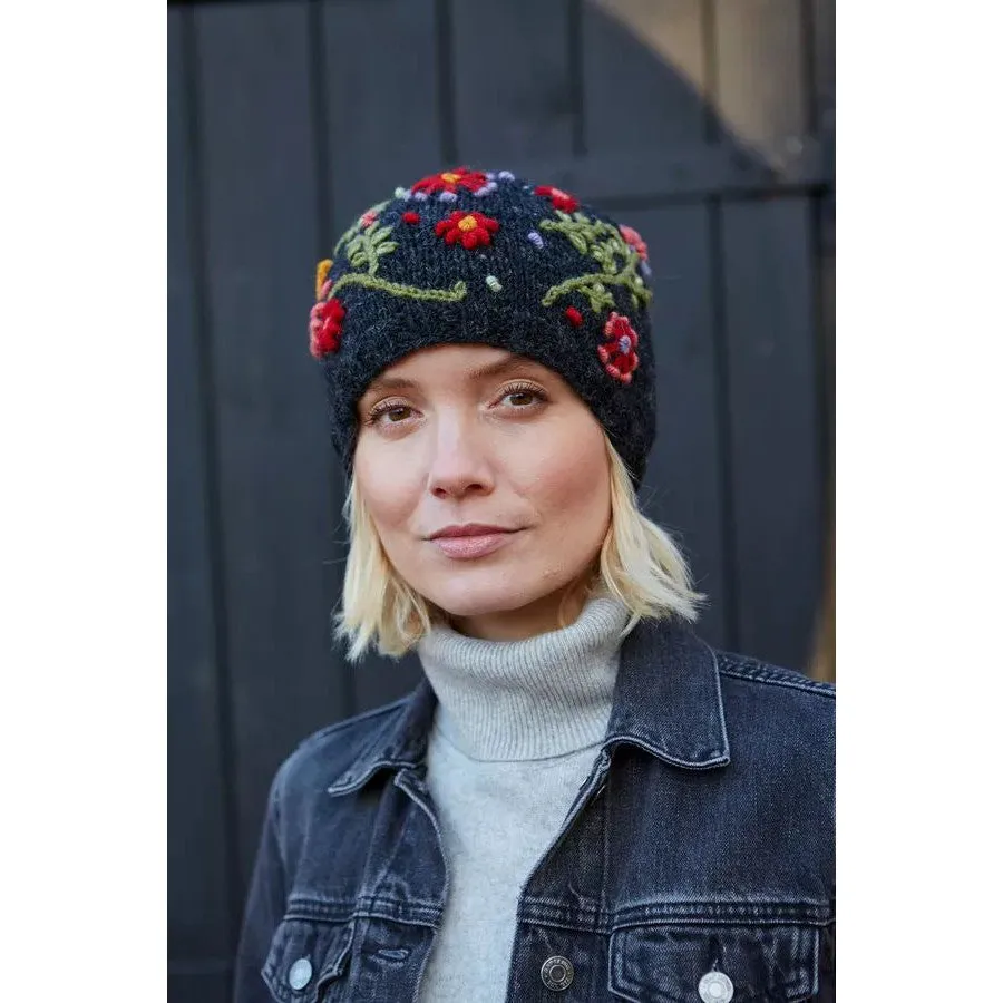 Pachamama Lugano Beanie Charcoal